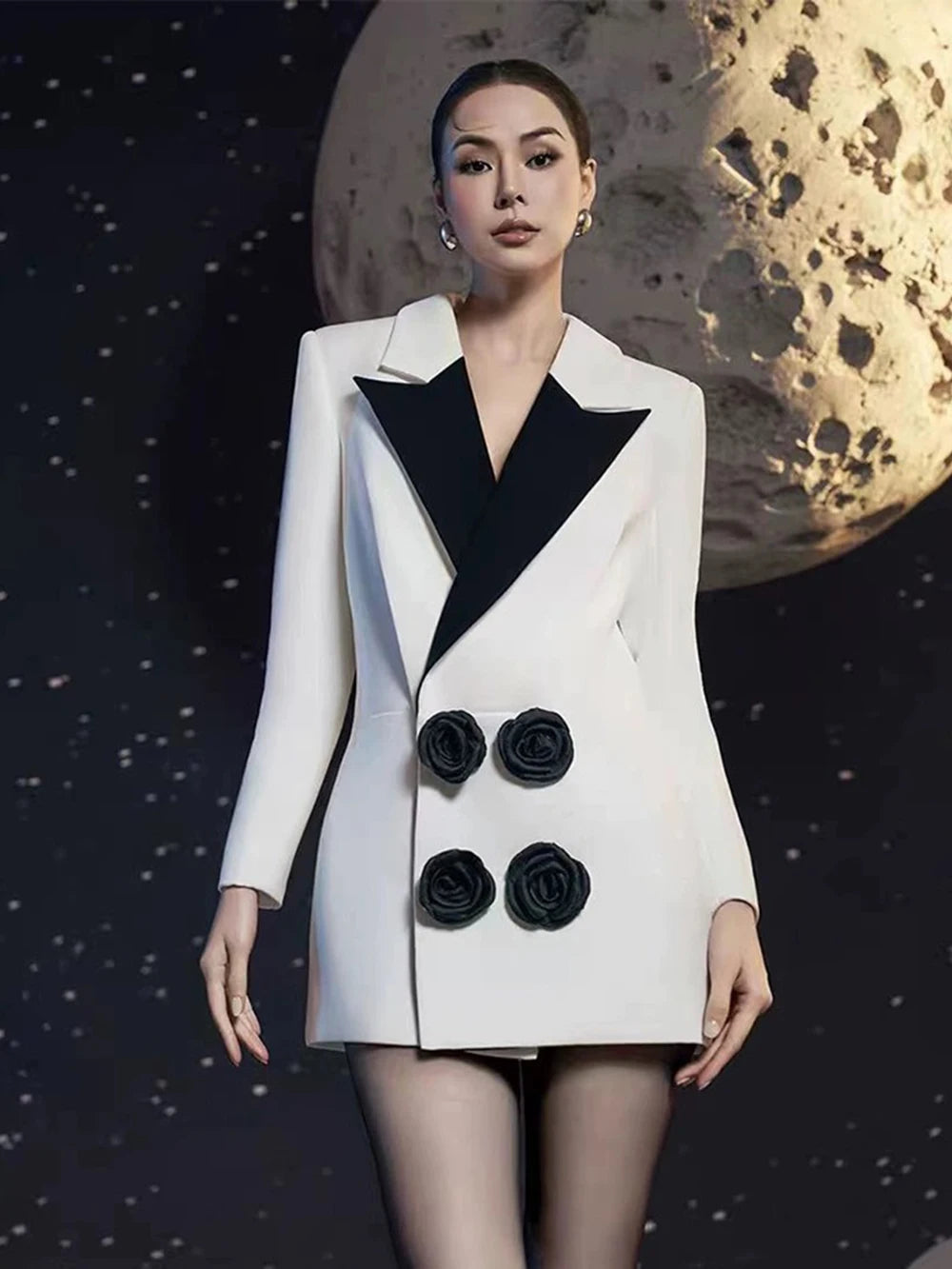 UNIKCOSA NoirFit Black And White Rose Pattern Suit Jacket 💫