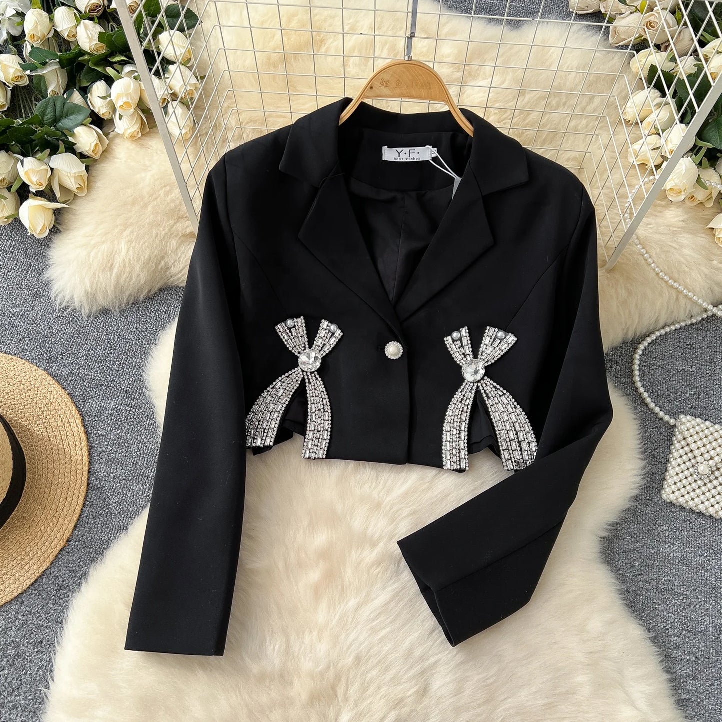 UNIKCOSA Women’s Diamond Bow Blazer – Short Suit Jacket with Inlaid Crystal Bow Decoration (Fashion 2025 Edition)