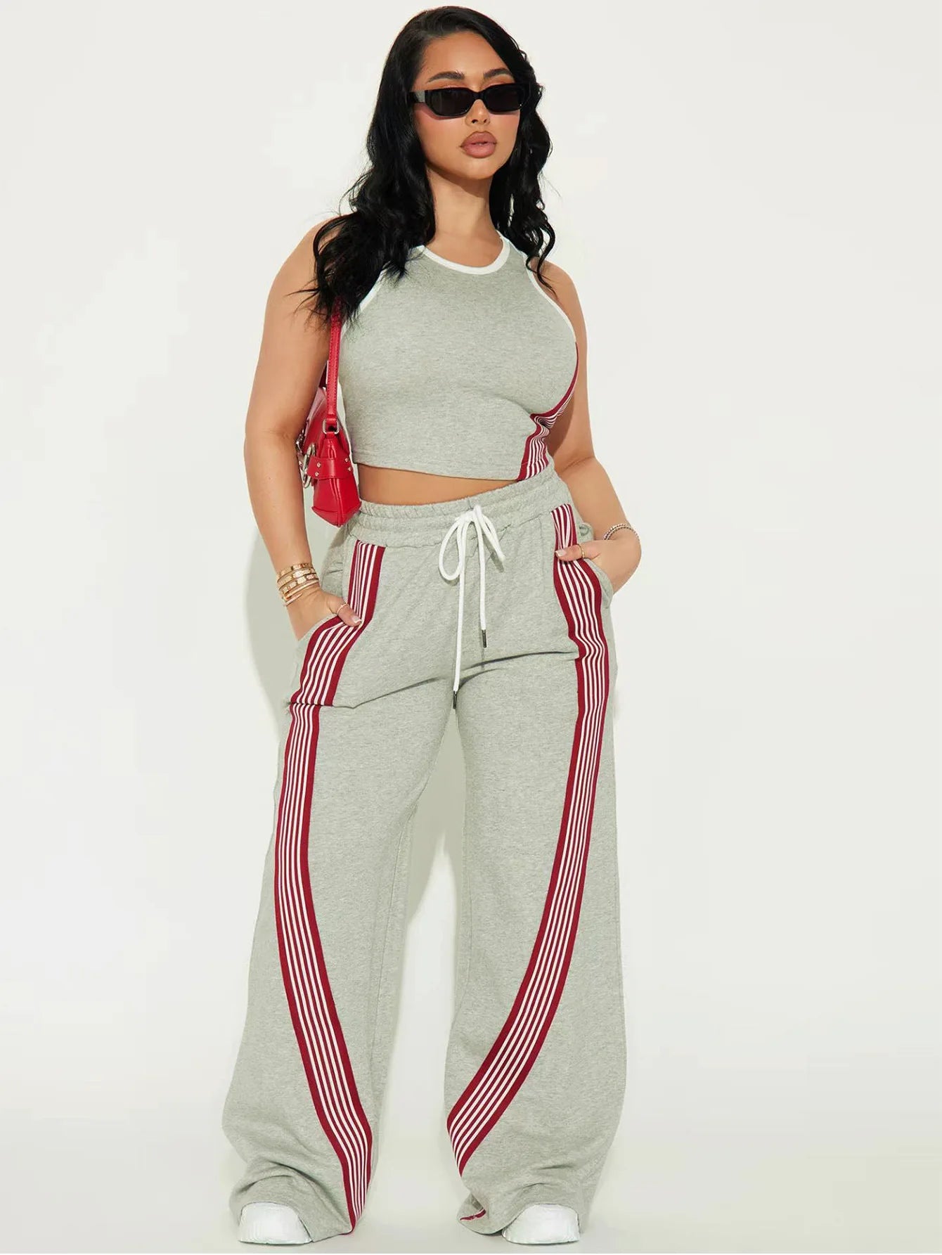 UNIKCOSA’s Sporty Chic 2-Piece Set — Tank Top + Side-Stripe Straight-Leg Pants