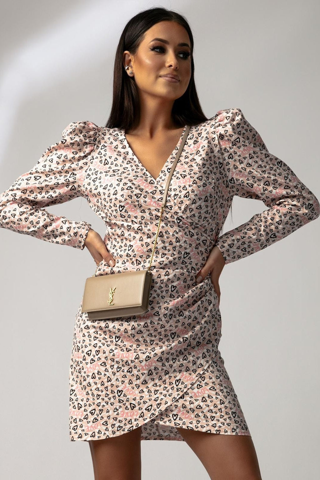 https://cdn.shopify.com/s/files/1/0868/8281/2251/files/000a4a4a82ae843a4b1d546d5451a4ec.jpg?v=1760172576