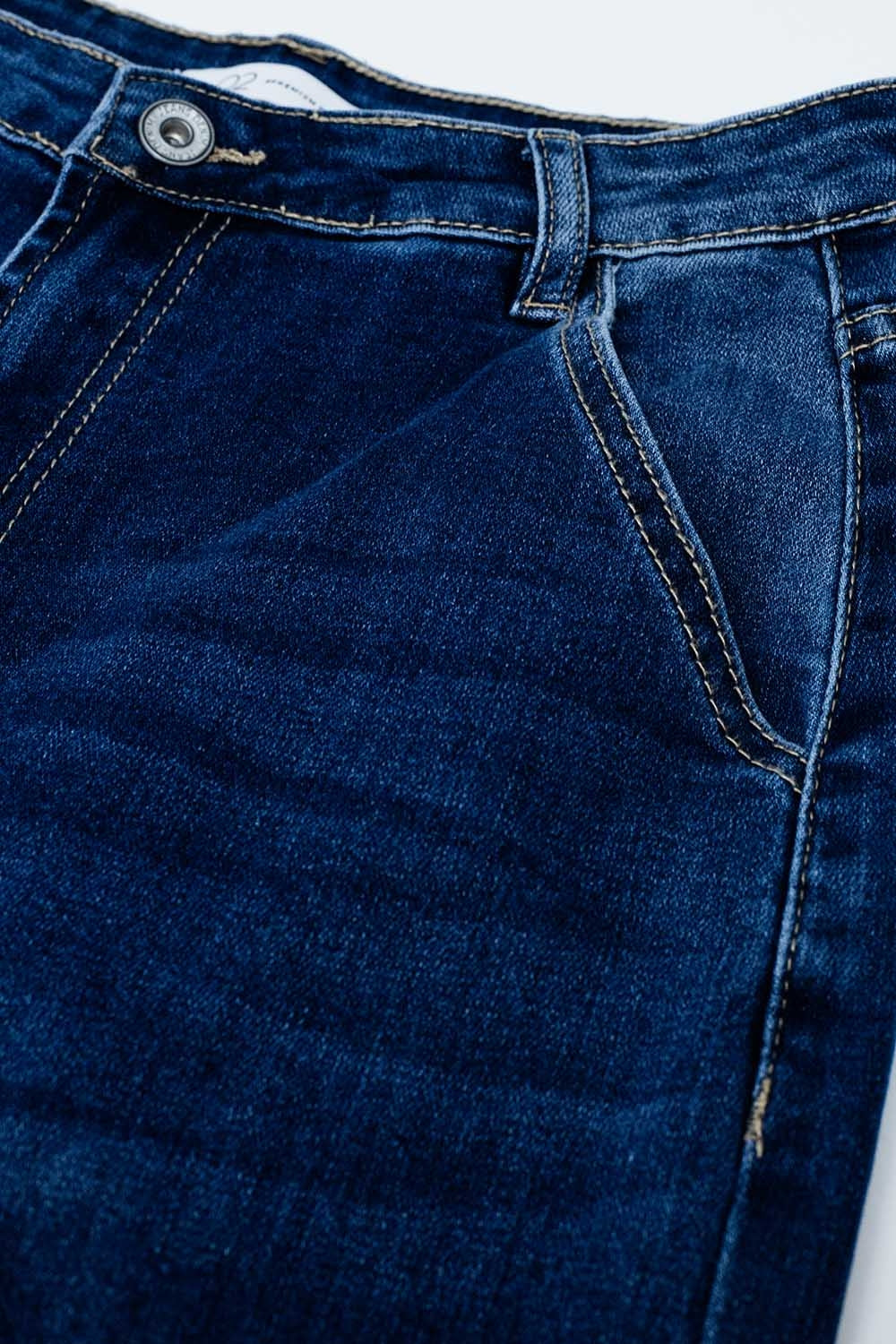 Straight Fit Jeans With Side Pockets in Mid Blue