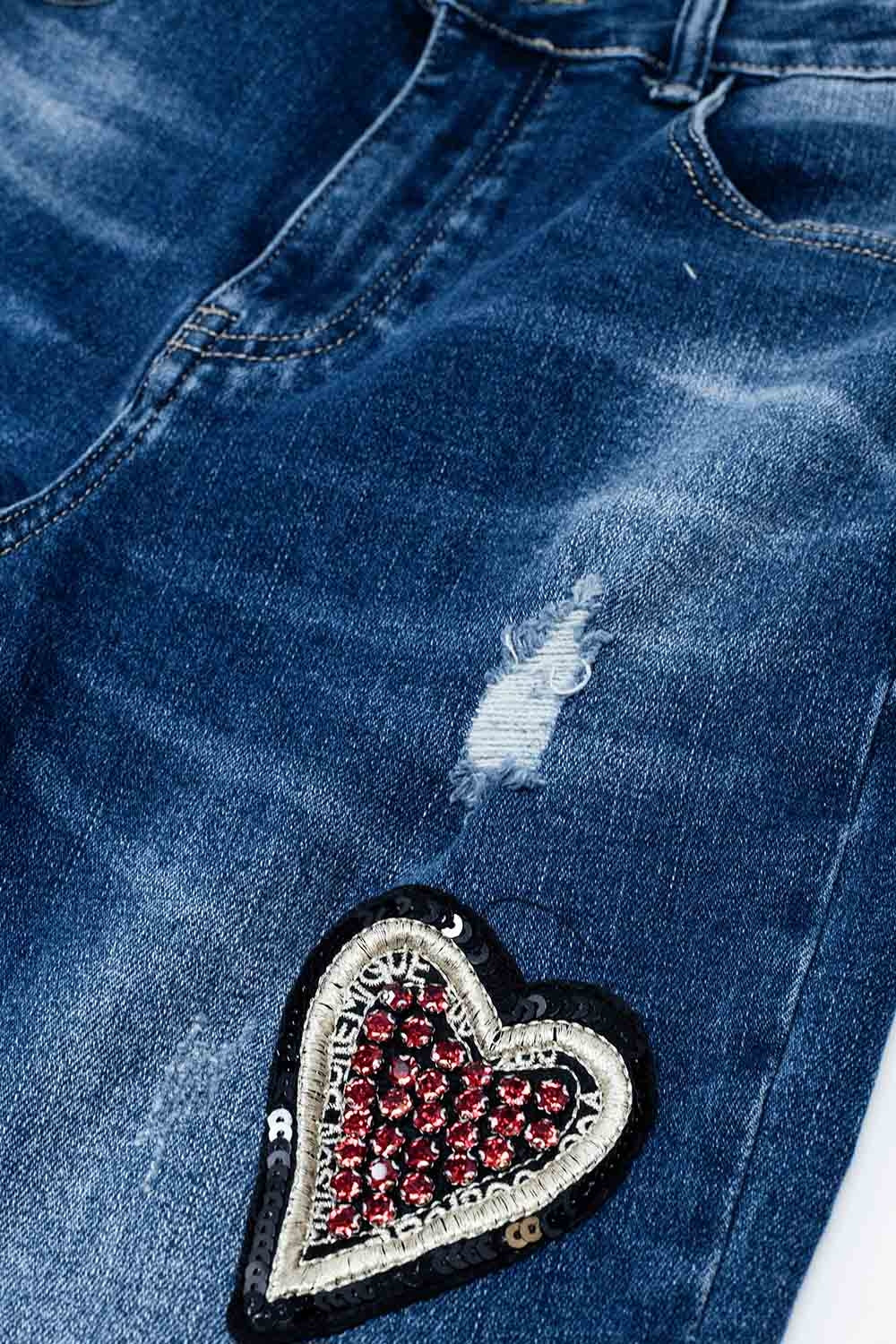 Wide leg jeans embellished with some patches