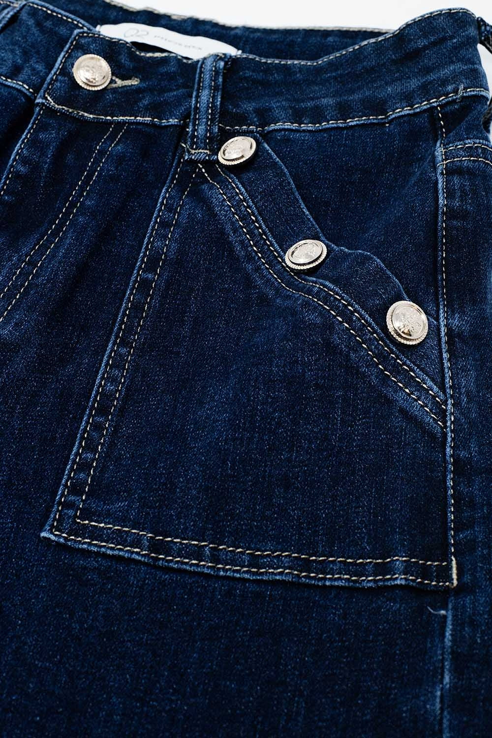 Wide leg jeans with 3 button detail