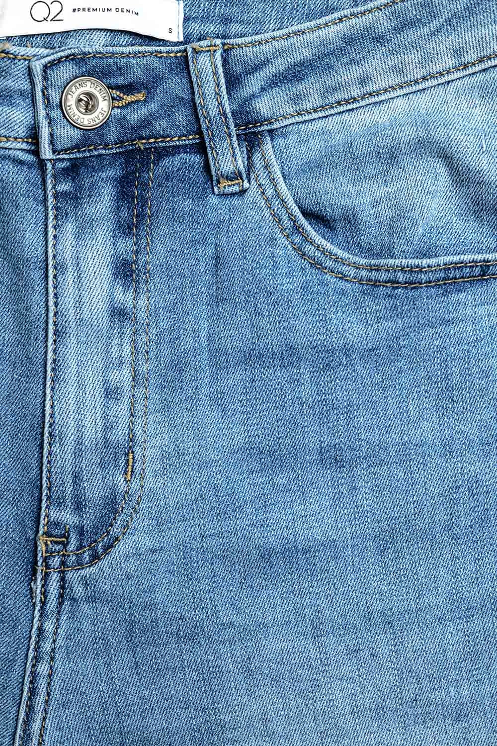 Roll hem jeans in mid blue