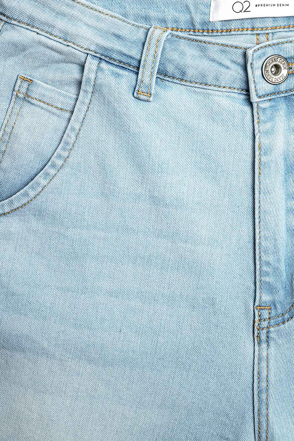Light Wash Mom Jeans With Side Pockets