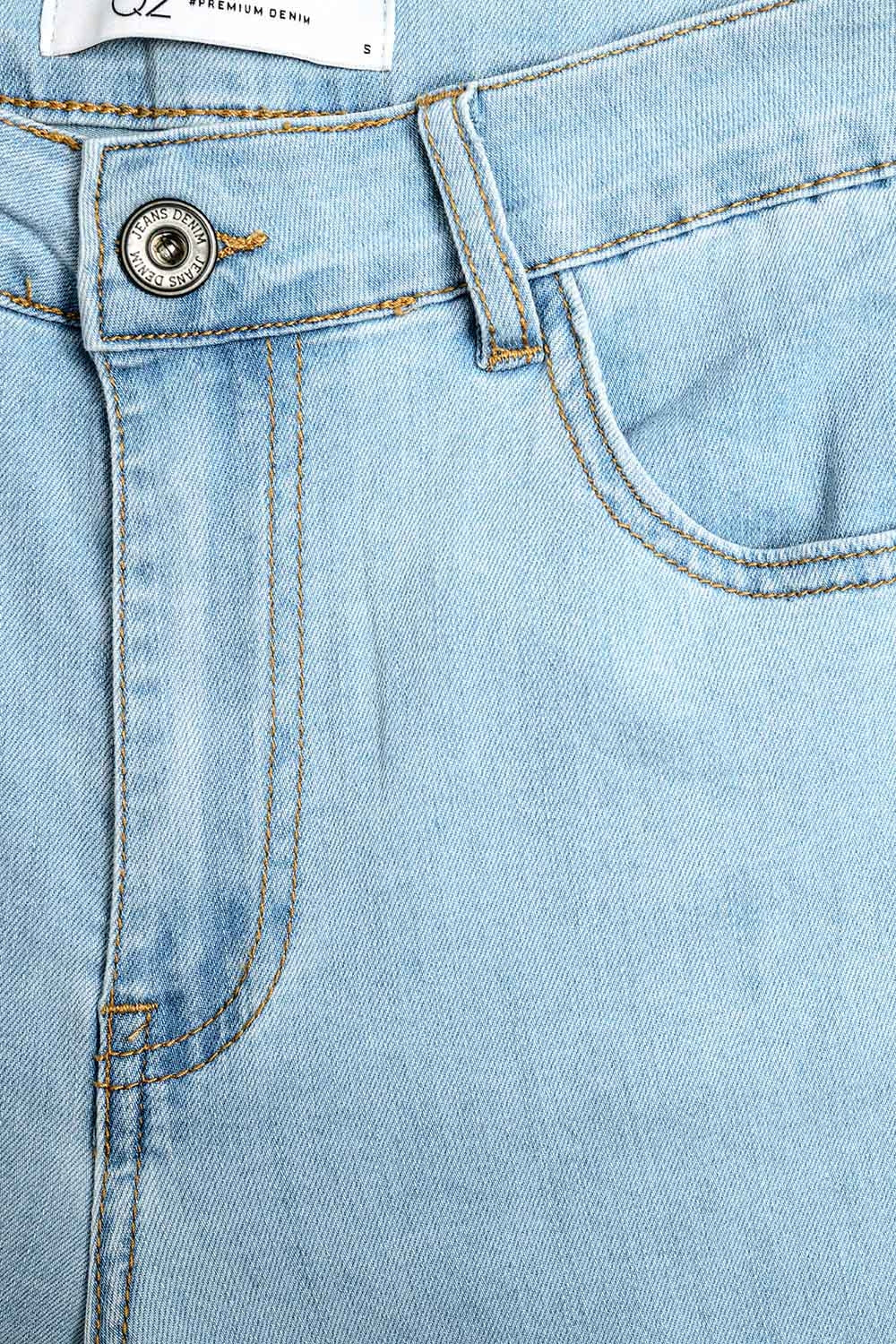 wide leg jeans in light wash with side seam