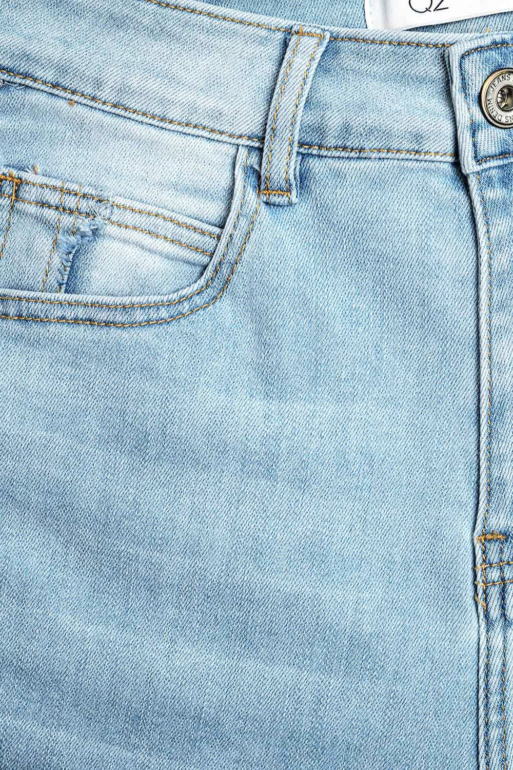 Light wash baggy jeans in a fine denim fabric