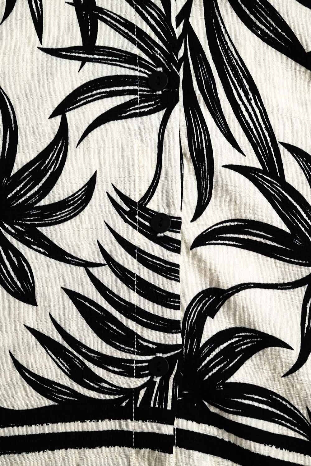 Tropical Motif Relaxed Blouse in Black and White