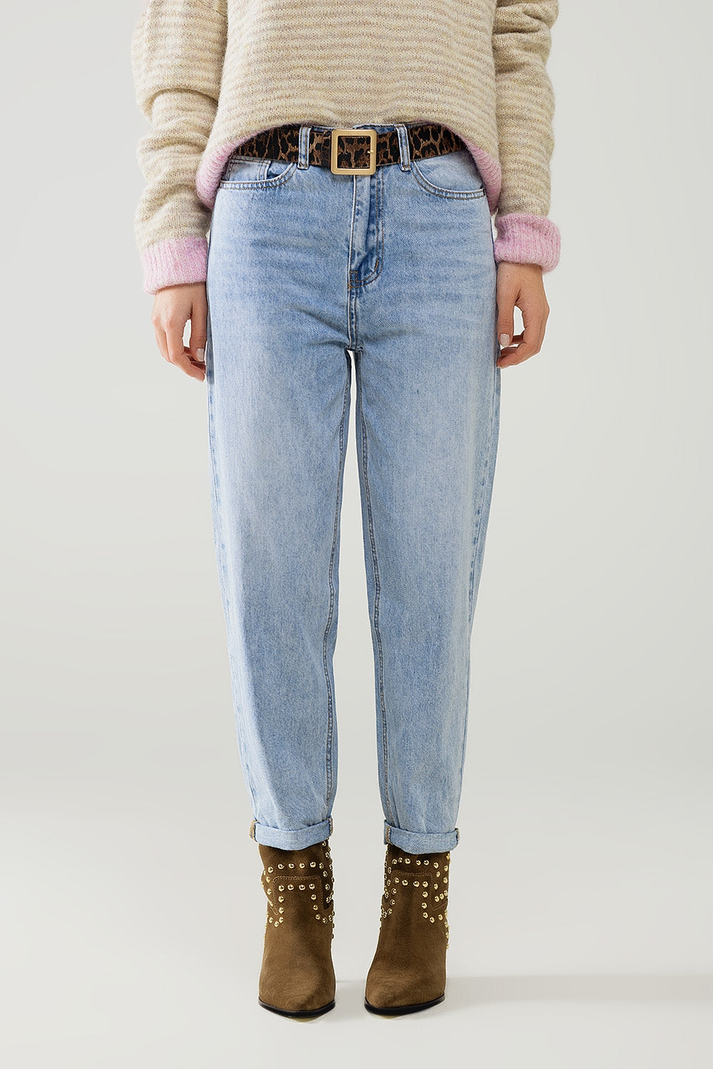 High waist straight leg jeans in light wash