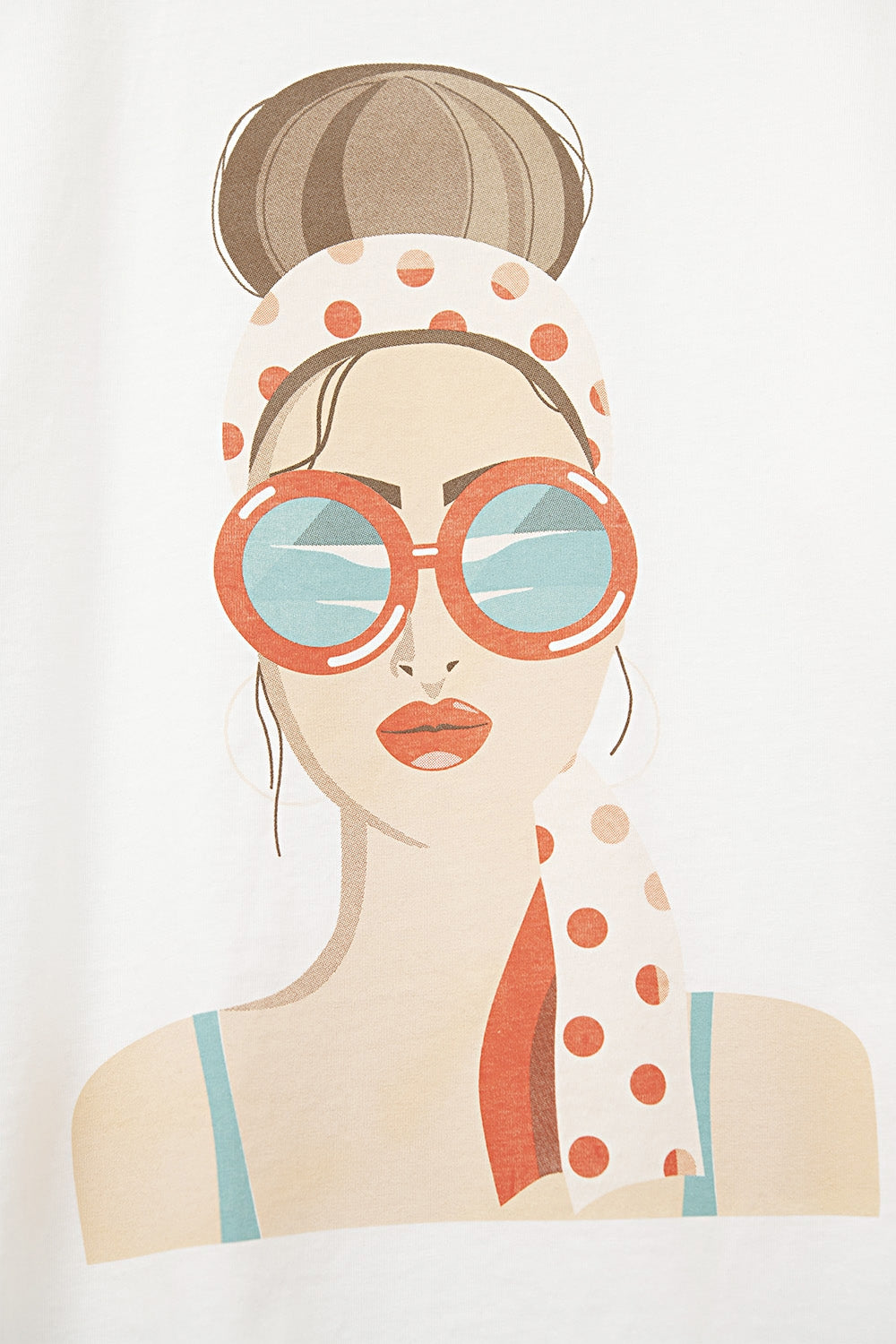 UNIKCOSA White T-shirt made in Italy with a vintage girl graphic