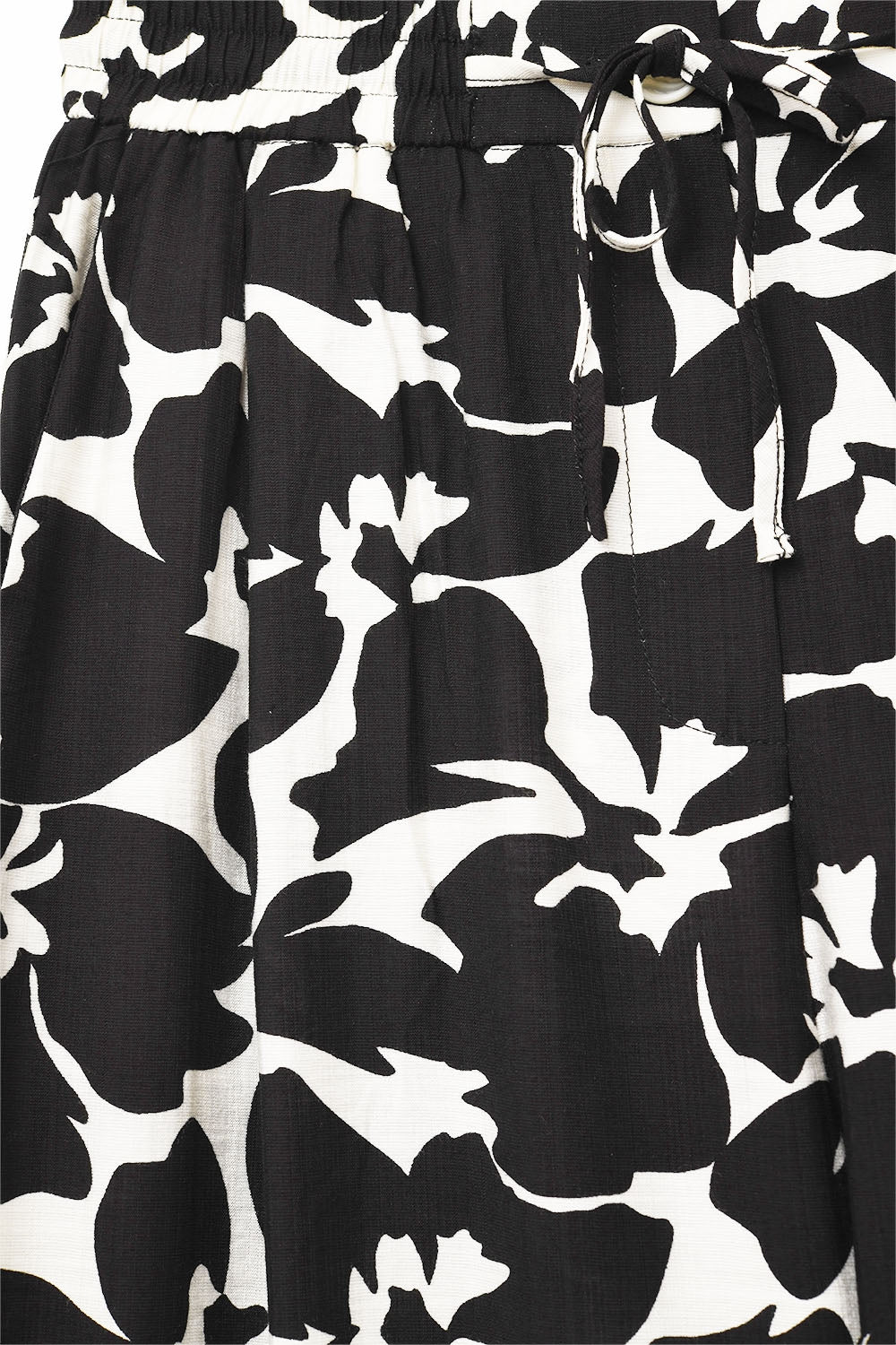 Hawaiian Floral Print Straight Pants in Black and White
