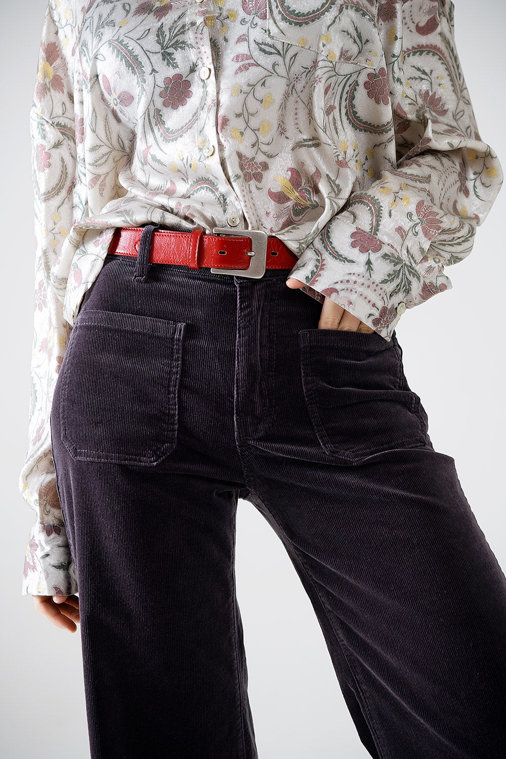 Straight Leg Corduroy Jeans in black with pockets