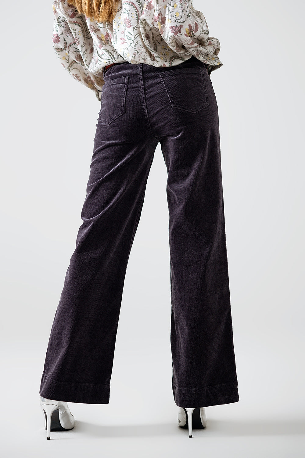 Straight Leg Corduroy Jeans in black with pockets