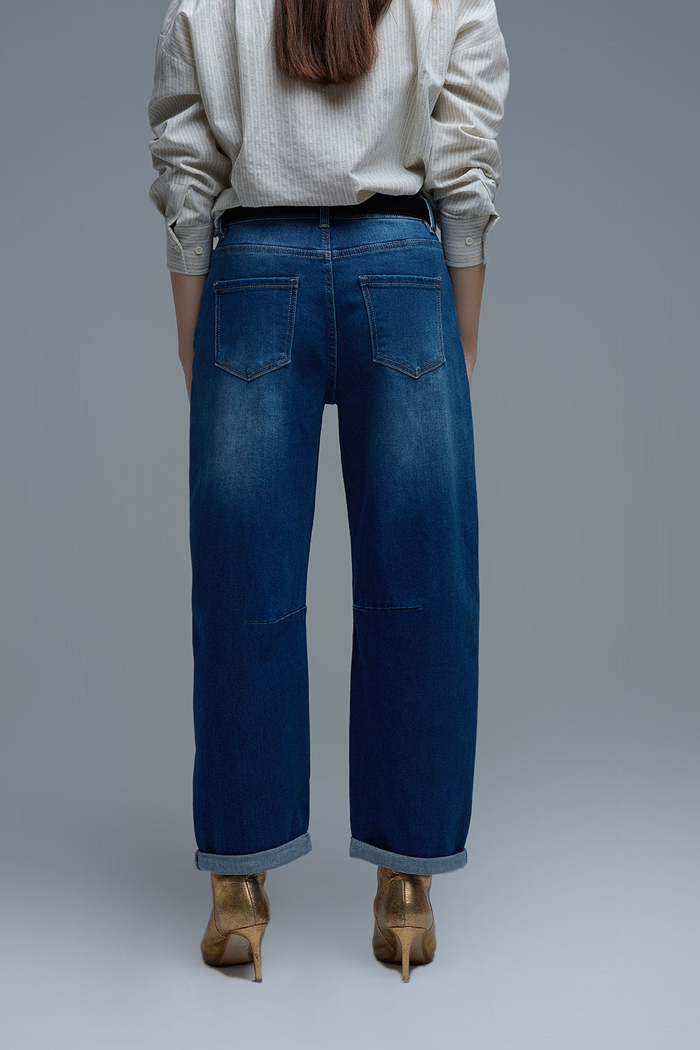 Basic Barrel Style jeans in Mid Blue