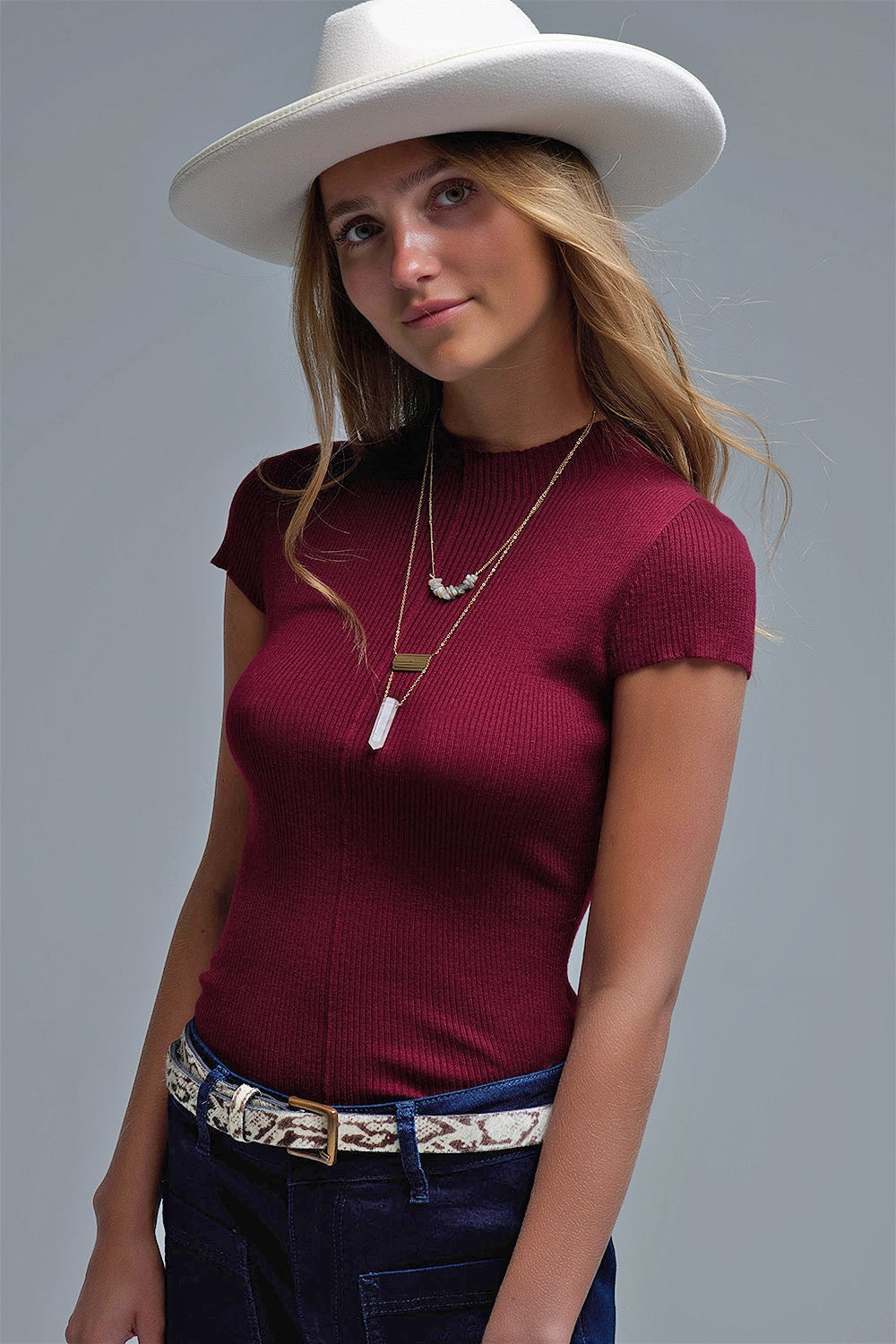 Knitted Rib Featherweight Tuckable sweater in Burgundy