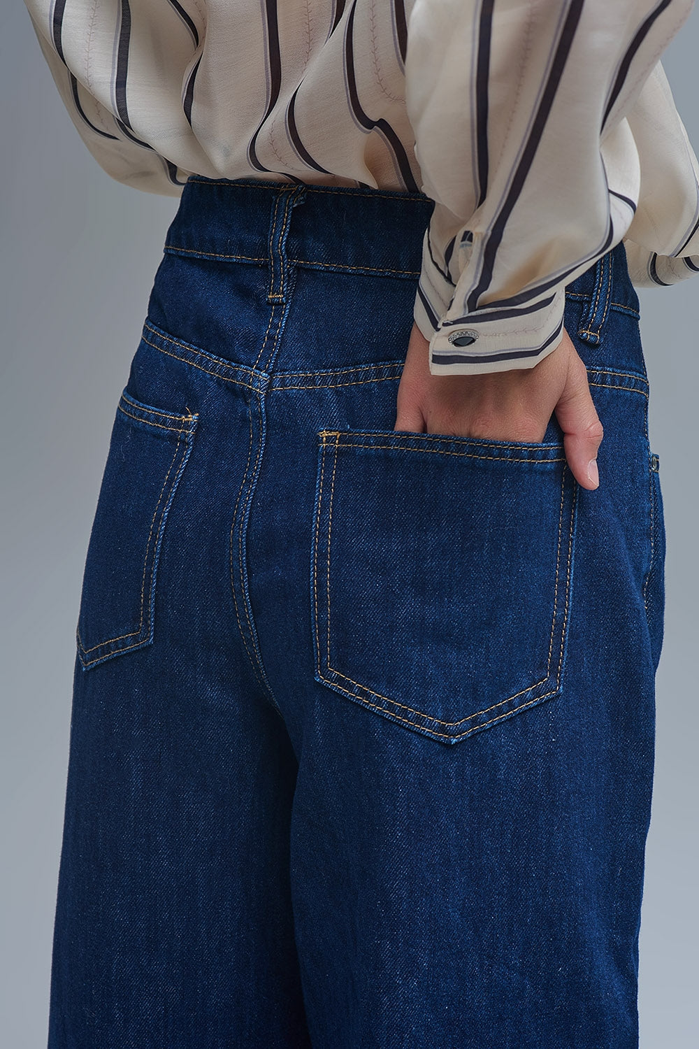 Trendy Dark wash Blue Jeans in extra wide leg