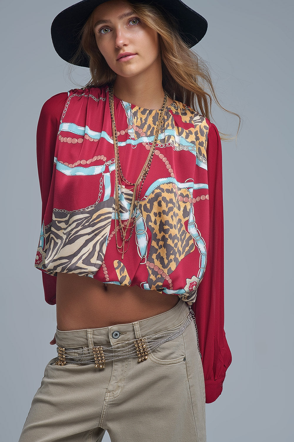 Chic Red Cropped Blouse with Abstract Print