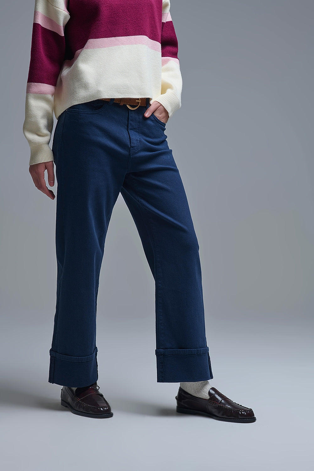 Straight leg Pants with cropped hem in navy