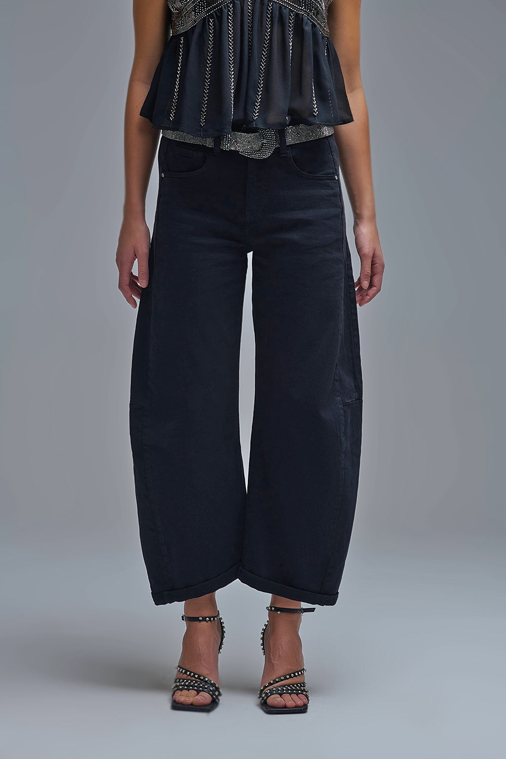 UNIKCOSA Black Barrel-Leg Balloon Jeans