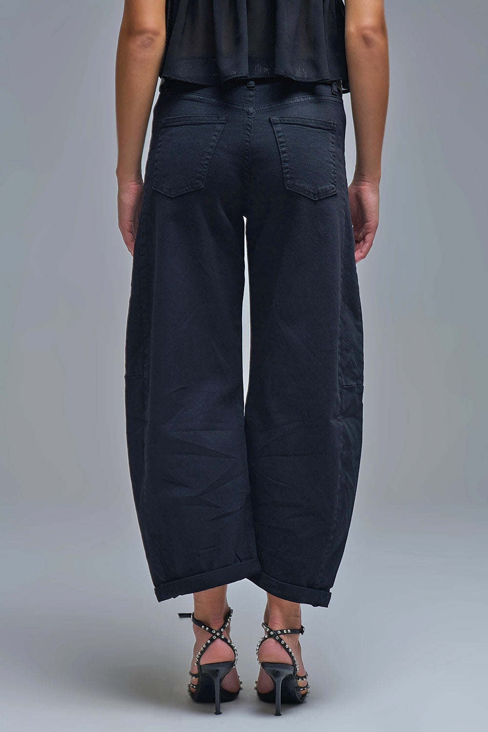 UNIKCOSA Black Barrel-Leg Balloon Jeans