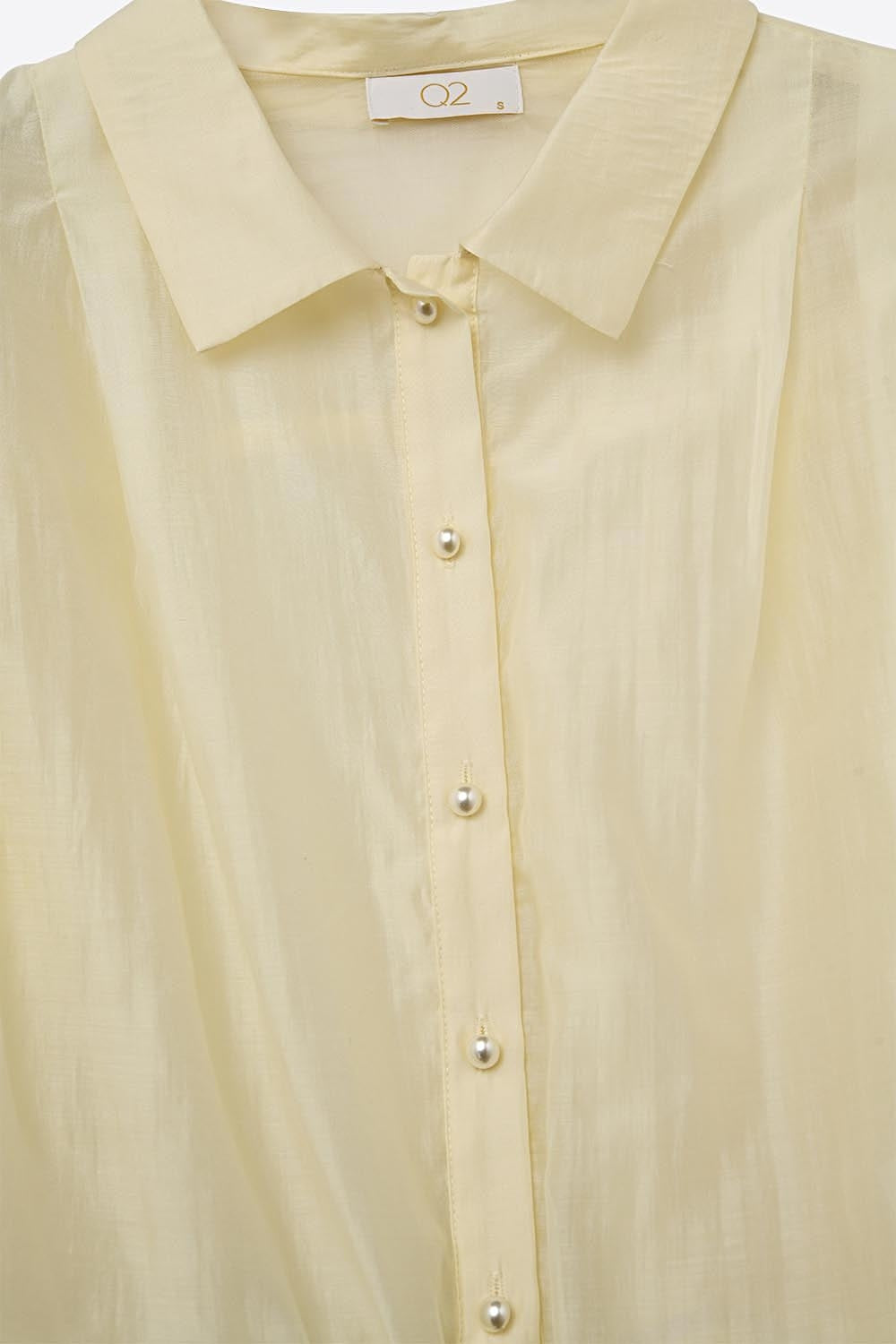 Tencel Silk Blouse in cream with Balloon Sleeves and nacar Buttons