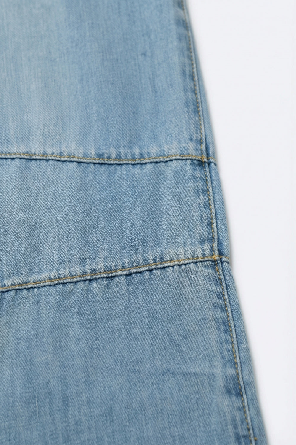 Light Wash Barrel Jeans With Knee Seam Detail