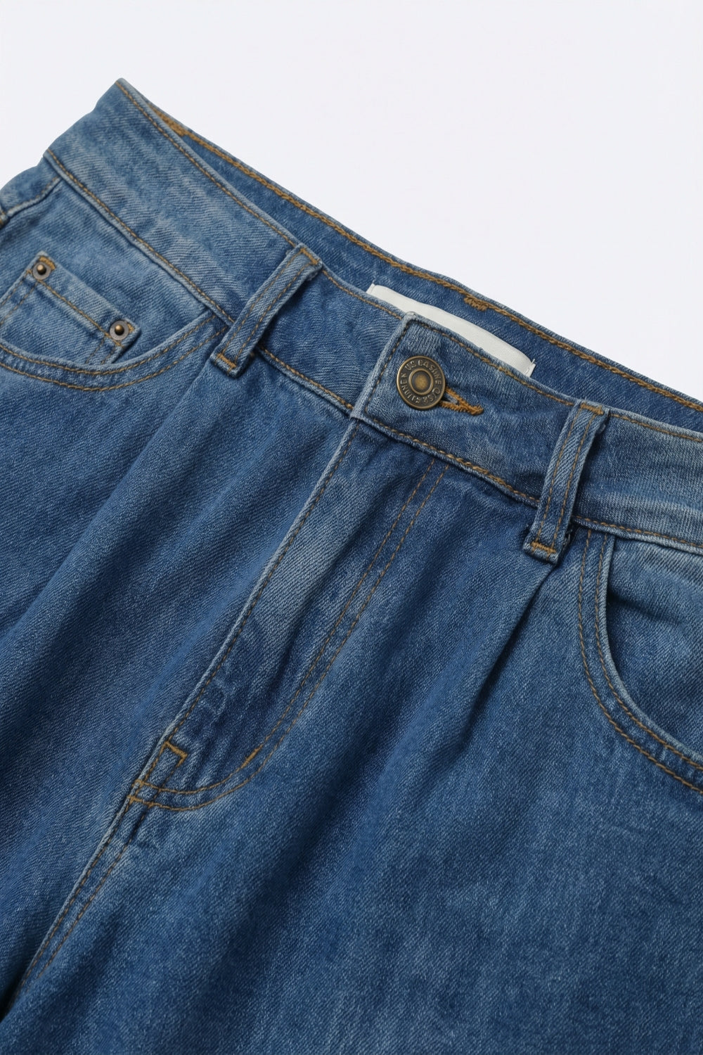 UNIKCOSA Lightweight Denim Wide-Leg Jeans with Curved Seam Detail