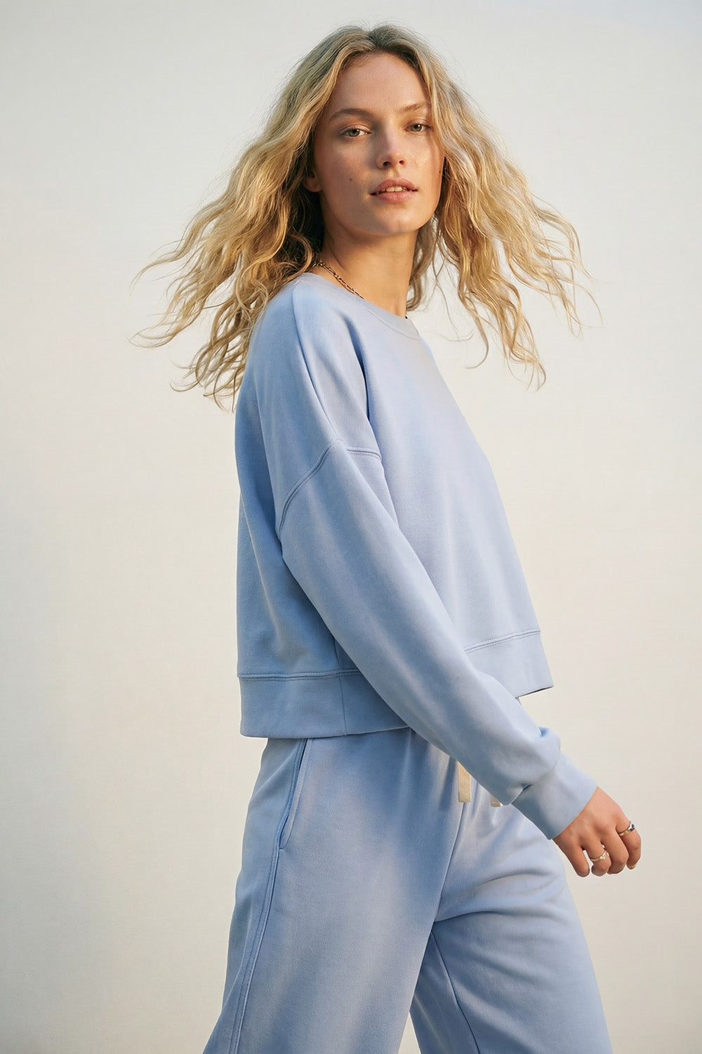 Crew Neck Dropped Shoulder Basic Sweatshirt in Blue