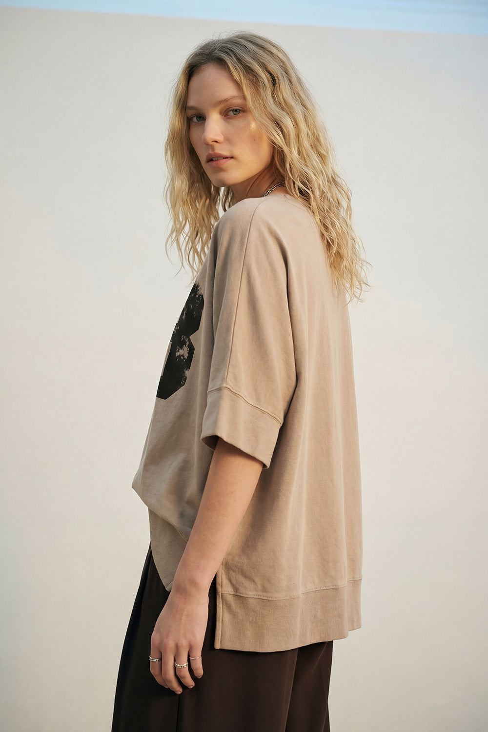 Oversized Cotton sweatshirt with 58 Graphic logo and Side Slits