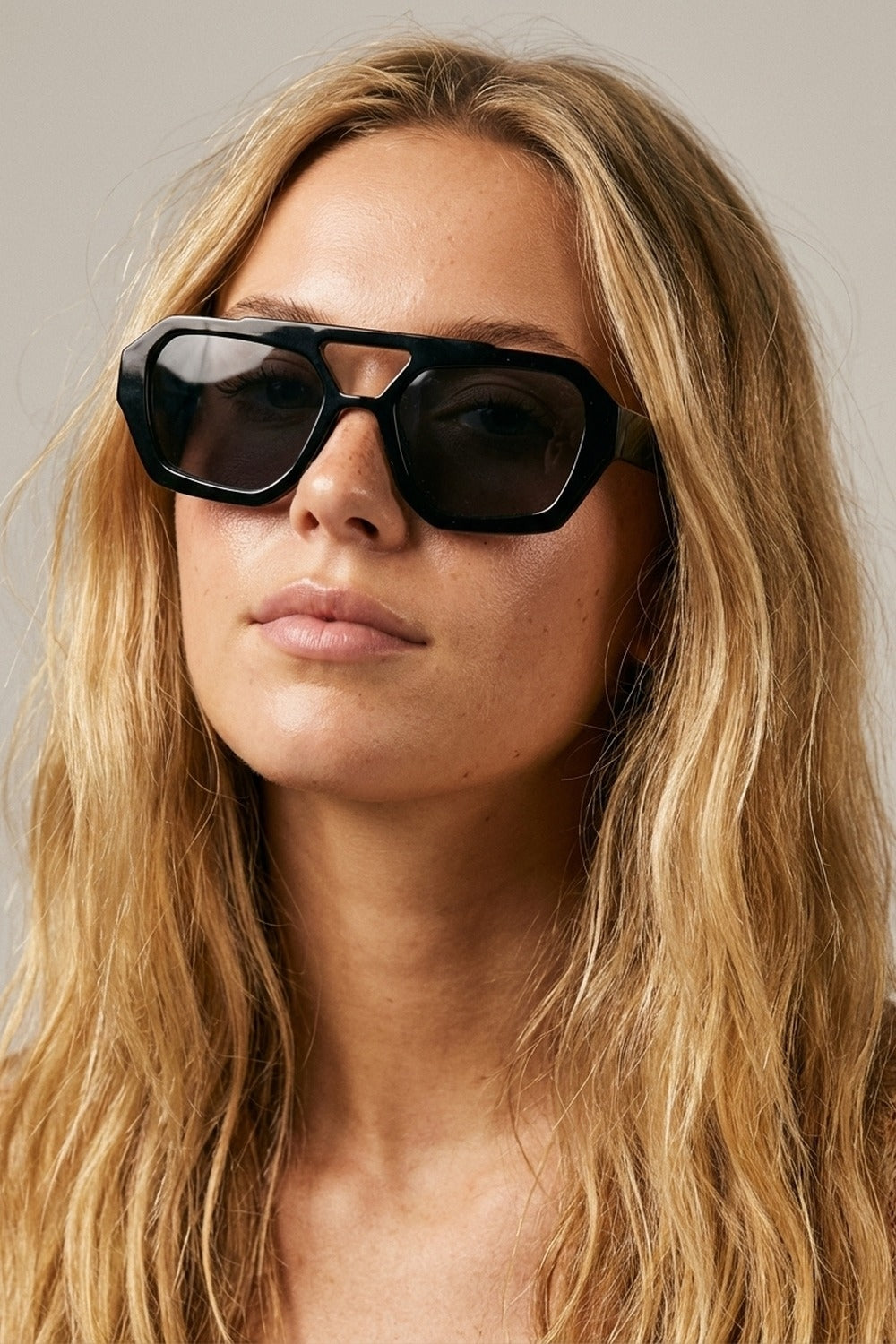 Black Geometric Frame Fashion Sunglasses for Women