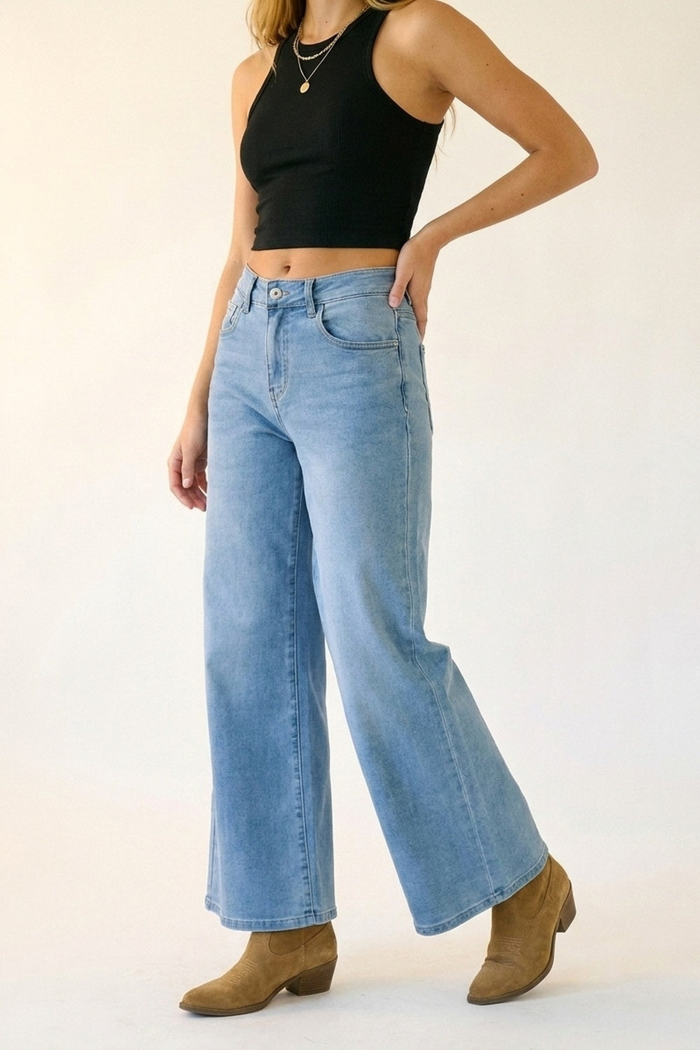 Light Blue Wide-Leg Denim Jeans in ankle lengh