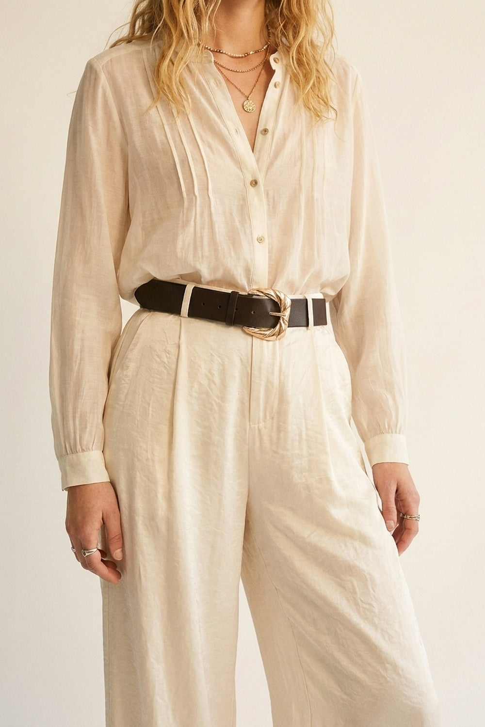Extra-wide pants in a lightweight and shiny fabric