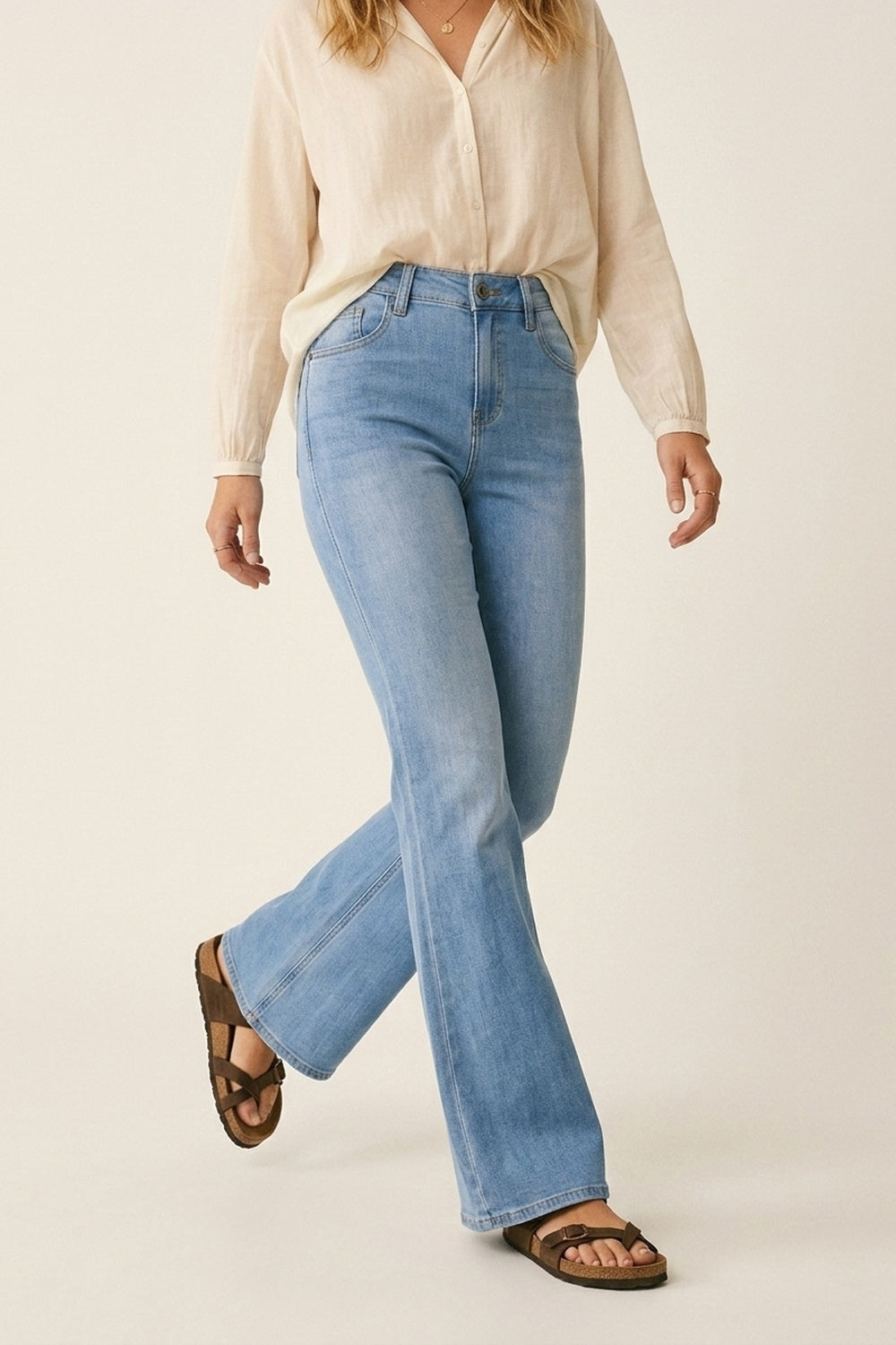 Light Wash Flared Stretch Jeans