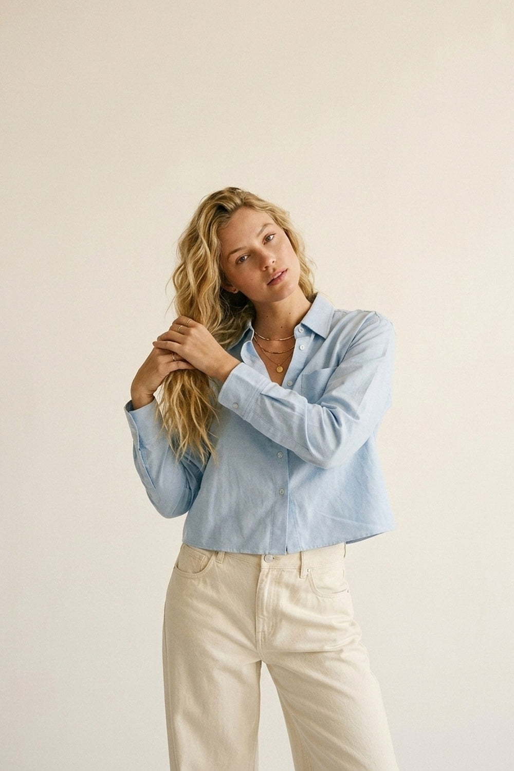 Light Blue Button-Front cropped Shirt in cotton fabric