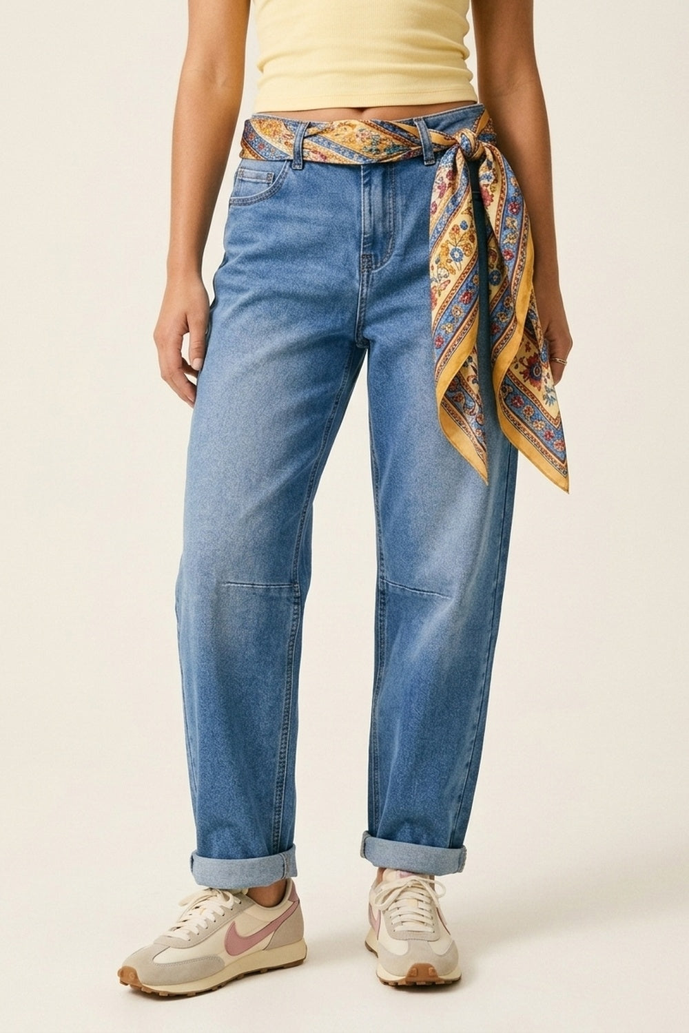 UNIKCOSA Blue Relaxed Fit Light Wash barrel Jeans with side stitching