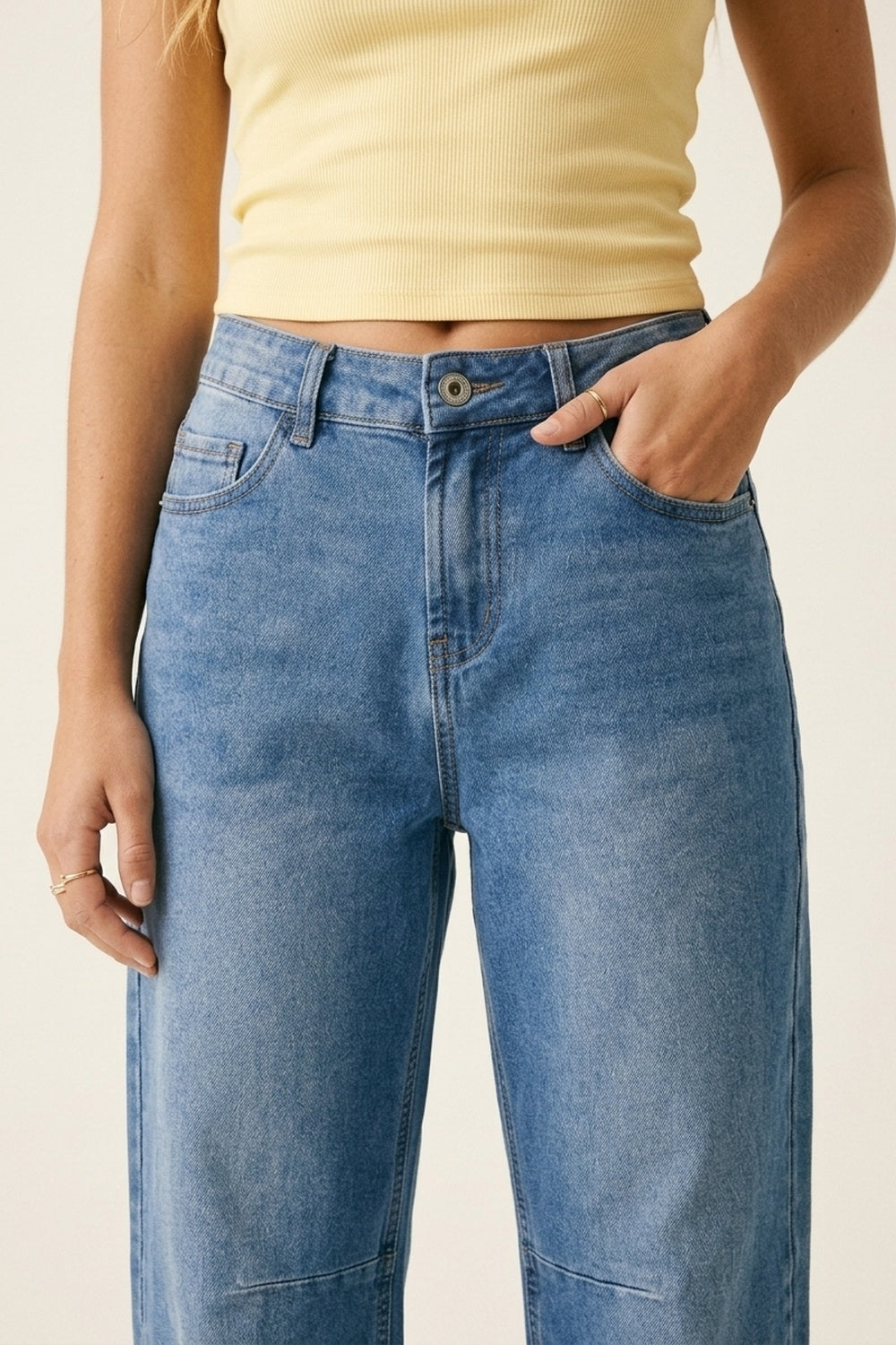 UNIKCOSA Blue Relaxed Fit Light Wash barrel Jeans with side stitching