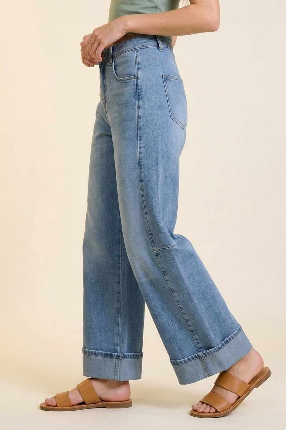 Blue Wide-Leg Light Wash Denim Jeans with Cuffs barrel Style