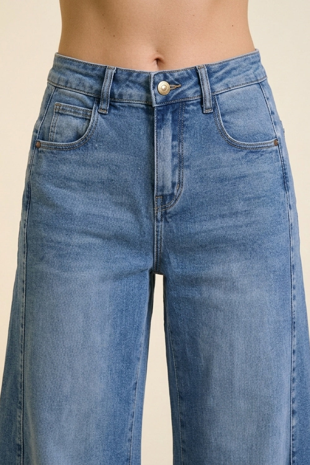 Blue Wide-Leg Light Wash Denim Jeans with Cuffs barrel Style