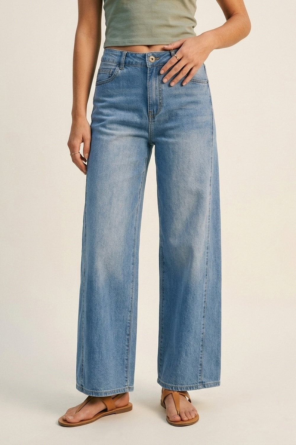 UNIKCOSA Blue Wide-Leg Light Wash Denim Jeans with side seams