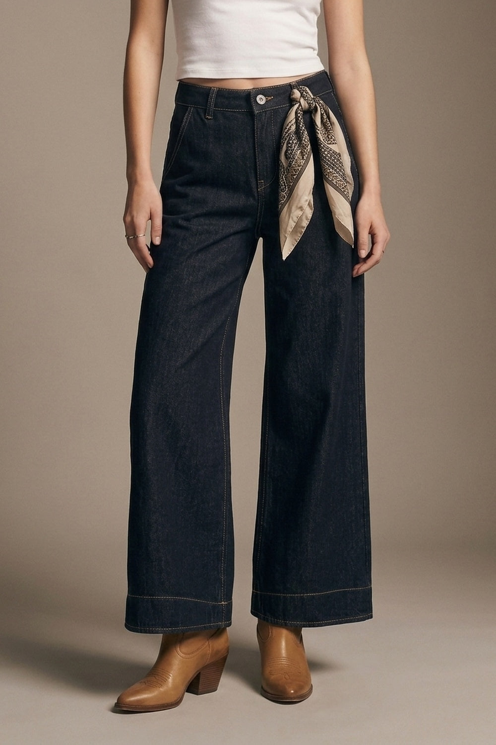 UNIKCOSA Dark Denim Wide-Leg Jeans with Contrast Stitching
