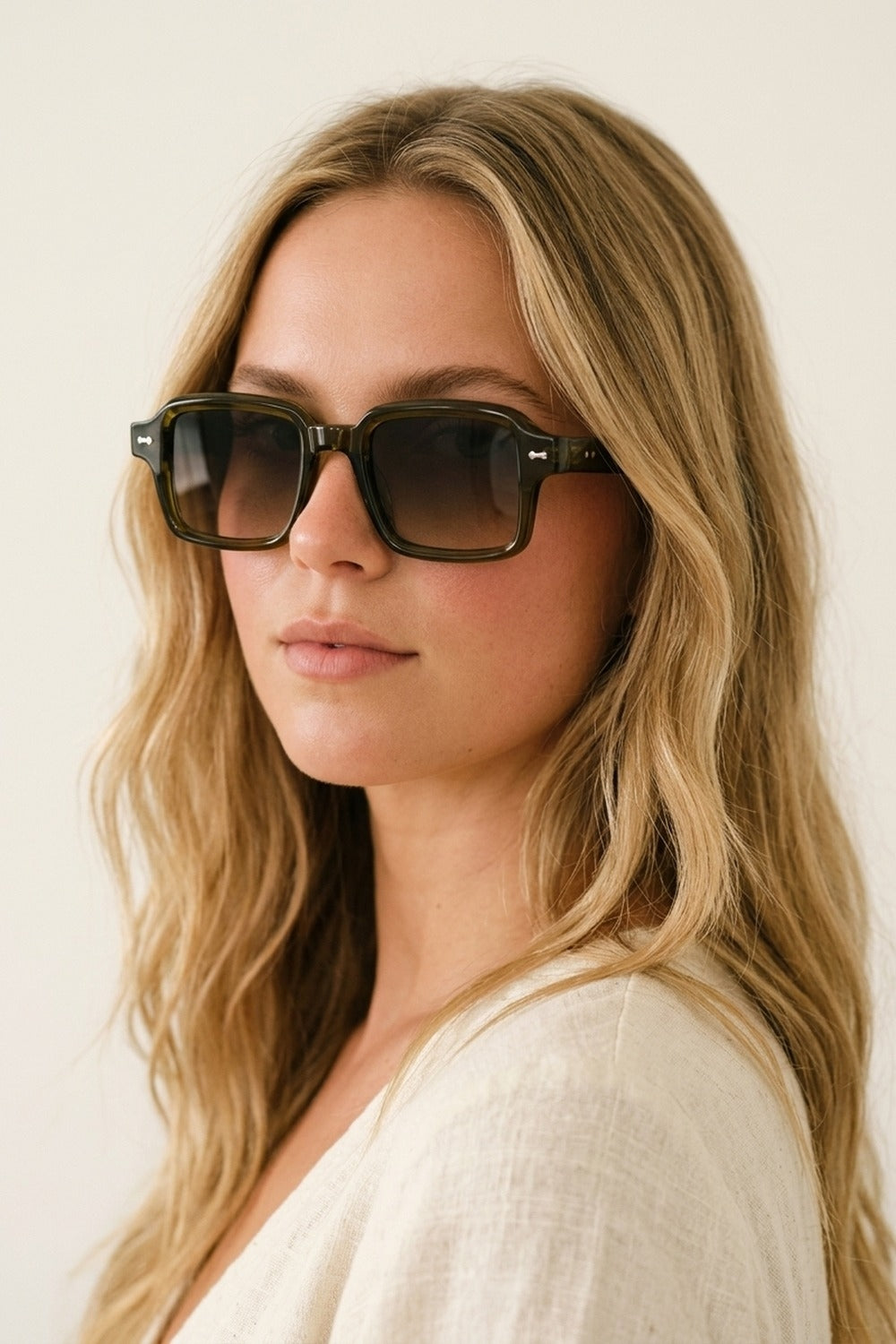 UNIKCOSA Olive Gradient Square Frame Urban Sunglasses