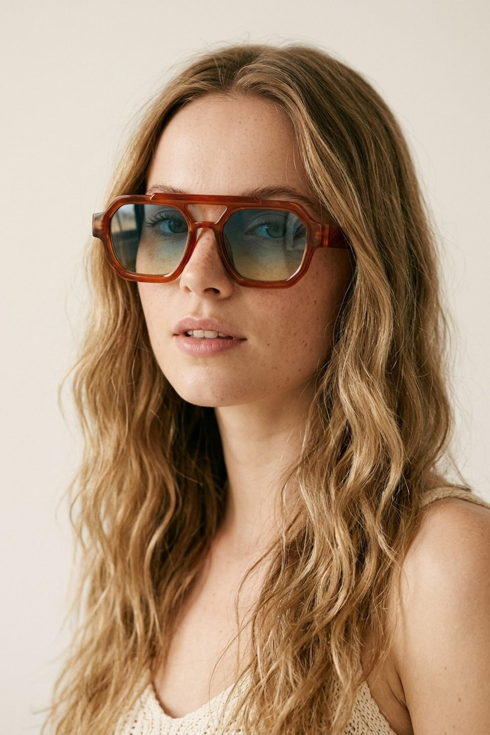 UNIKCOSA Brown Oversize Geometric Frame Ombre Lens Sunglasses