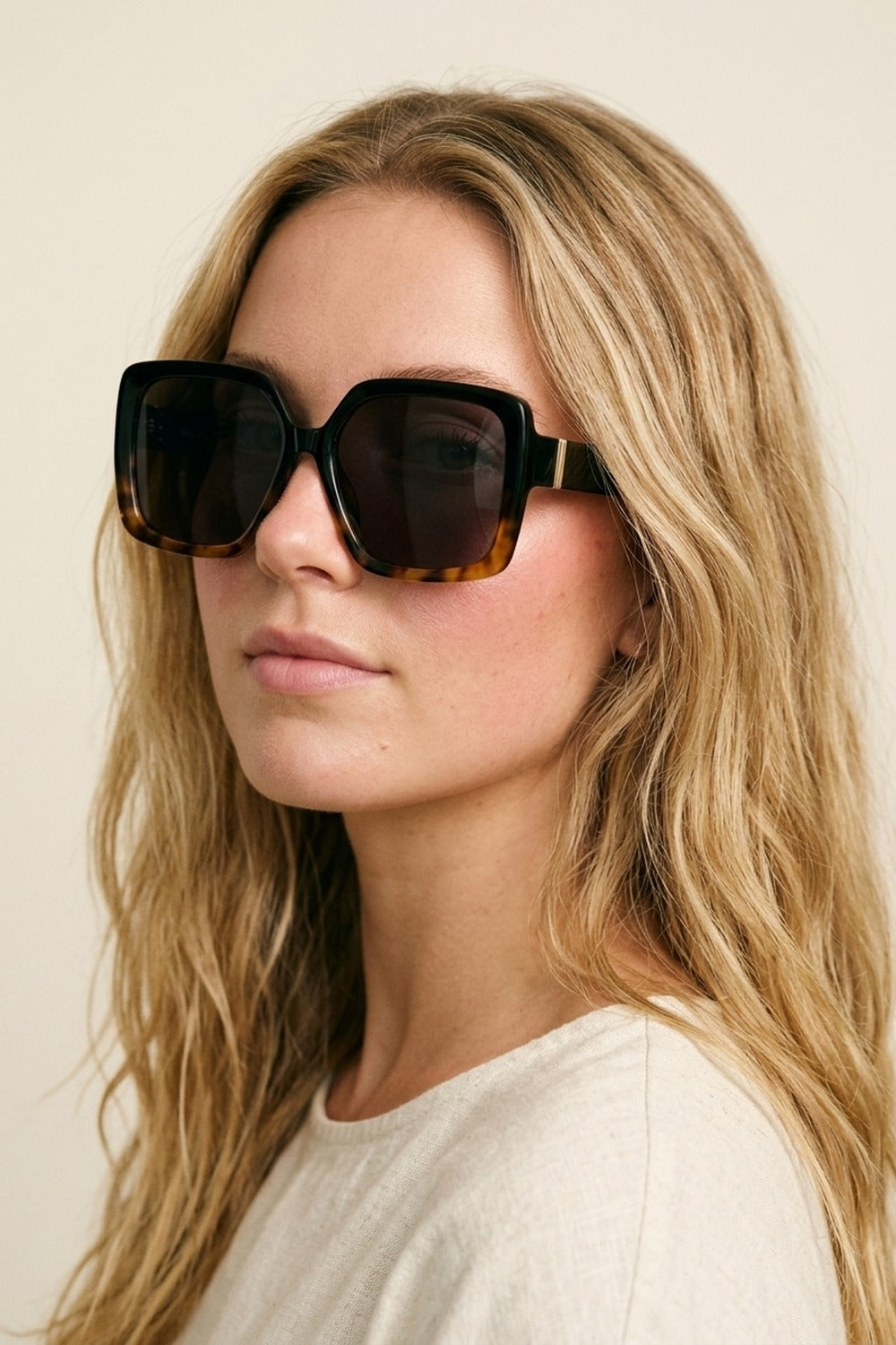 UNIKCOSA Brown Tortoiseshell Oversize Square Frame Sunglasses With Black Gradient Lenses
