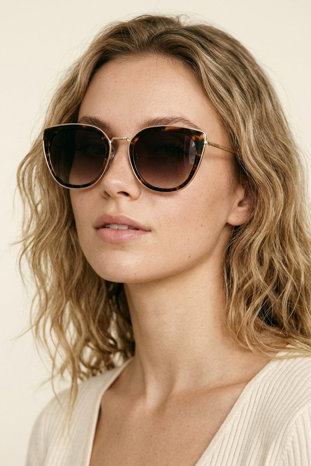 UNIKCOSA Brown Tortoiseshell Cat Eye Gradient Sunglasses