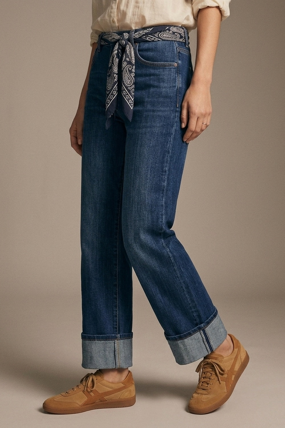 UNIKCOSA Straight Jeans with Folded Hem in Mid Blue Wash