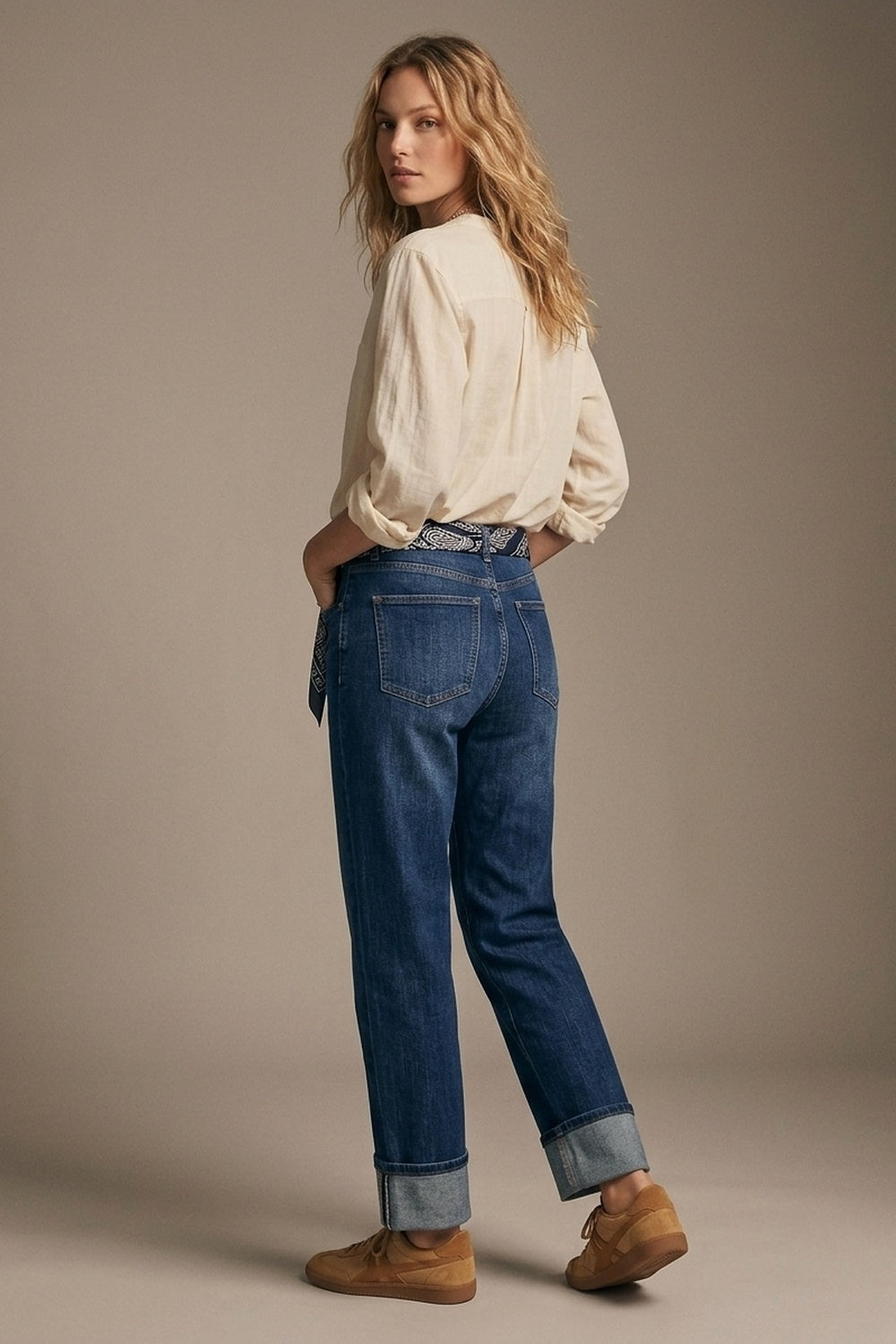 UNIKCOSA Straight Jeans with Folded Hem in Mid Blue Wash