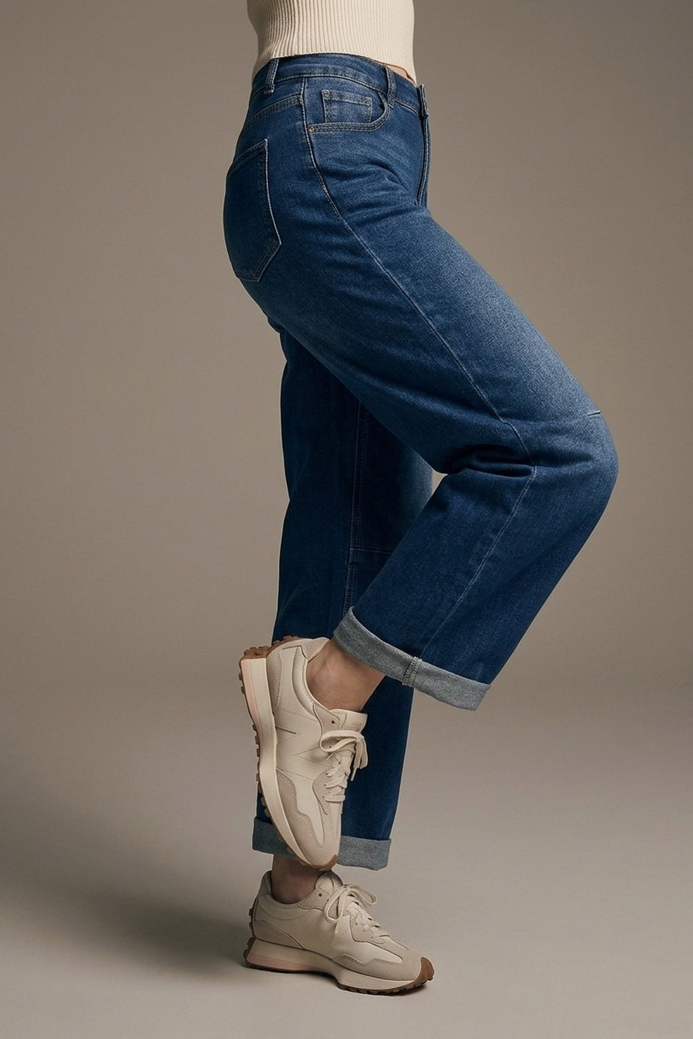Basic Barrel Style jeans in Mid Blue