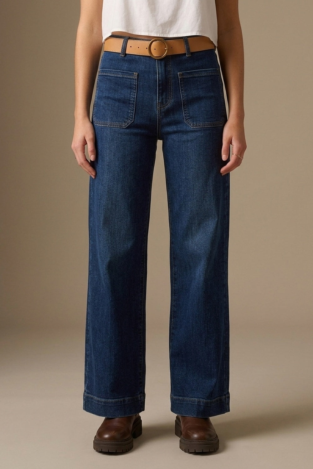 UNIKCOSA Dark wash jeans with wide leg and pockets