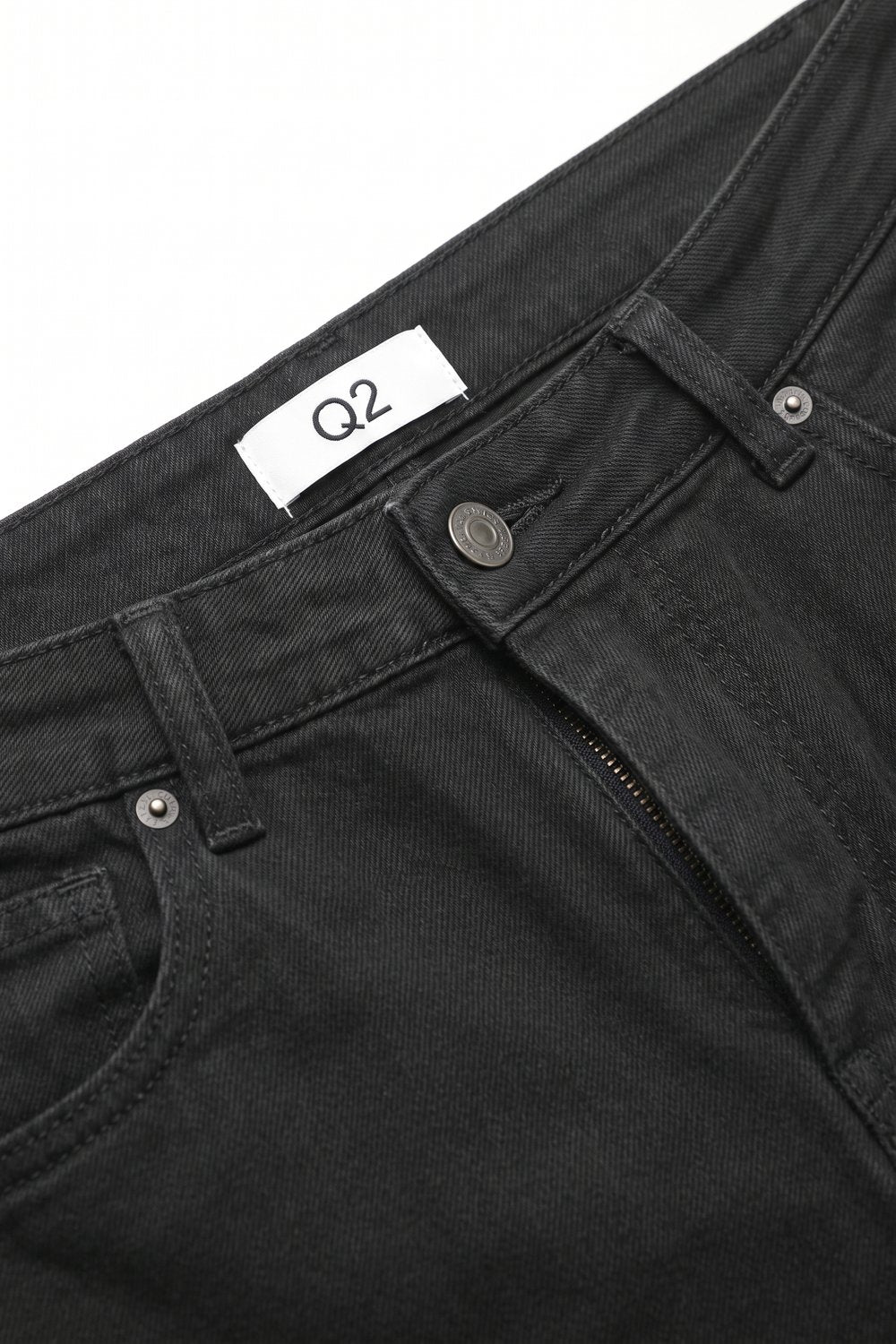 black Wide-Leg Pants in Barrel Style with side seam
