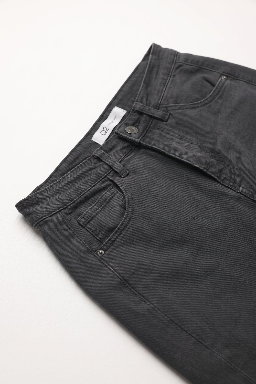 Grey Wide-Leg Pants in Barrel Style with side seam